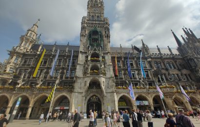 The Rathaus-Glockenspiel in Munich: A Complete Guide to the Famous Clock at Marienplatz