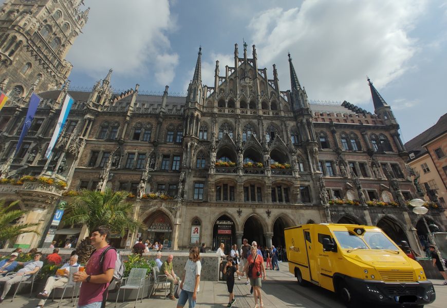 Discover the New Town Hall in Munich: Attractions, History, and Visiting Tips for Neues Rathaus